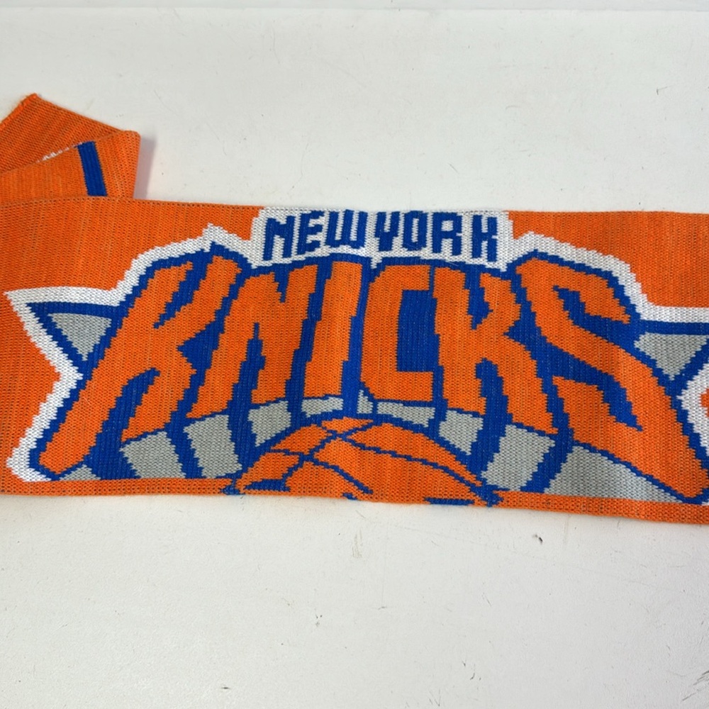 New York Knicks Scarf - Picture 3 of 3
